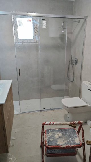 técnico polivalente Fontanería y electricita