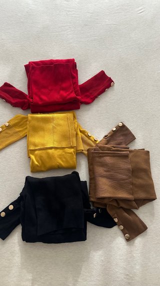 Confezione di 4 maglioni con collo alto e bottoni