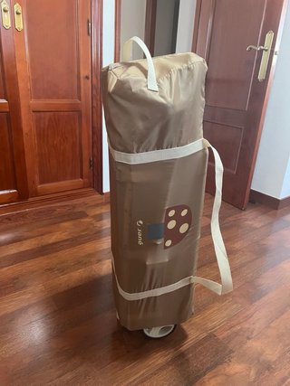 Cuna de viaje Jane con estampado de setas
