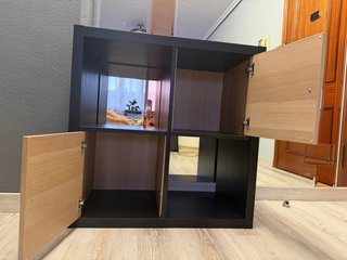 Mueble modular negro y madera Ikea