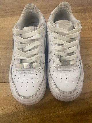 Deportivas Nike Air Force 1  y Deportivas Nike.
