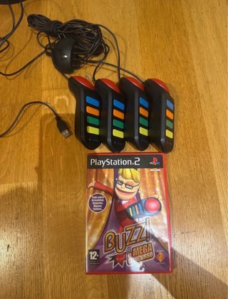 Buzz! Mega Concurso PS2 + 4 mandos