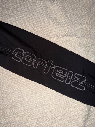 Chaqueta negra bordada de Corteiz, Casual Style