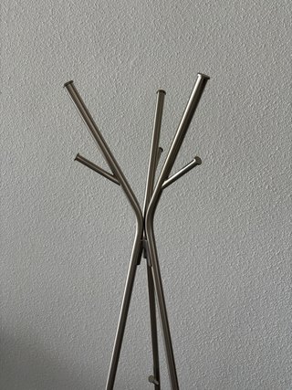 Perchero de pie metálico plateado Ikea