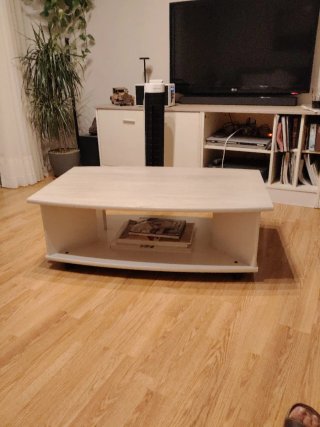 Mesa de centro de madera blanca