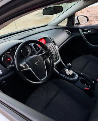 Opel Astra 2014