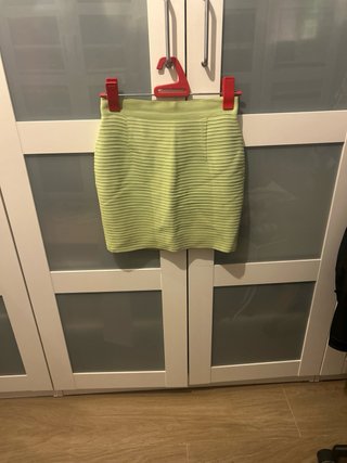 Minifalda traje verde manzana