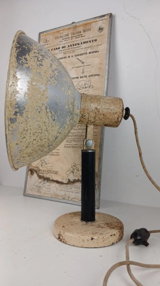Lampada vintage medicina anni '30