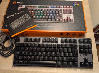 Teclado Krom Kernel TKL RGB Compacto