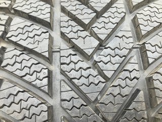 4 Neumáticos Bridgestone Winter 255/35/21 M+S