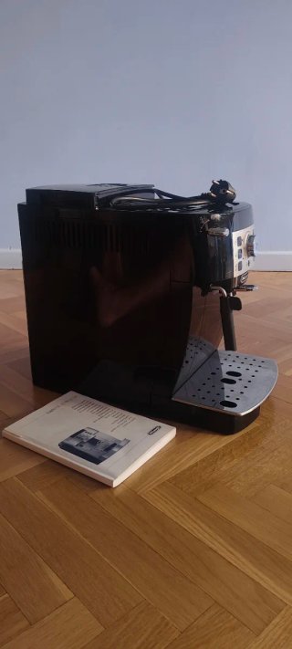Cafetera DeLonghi Magnífica S Automática