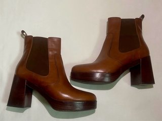 Botas de piel marrones con tacón