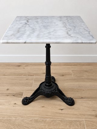 Mesa Vintage Mármol y Hierro Fundido