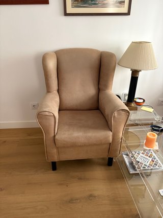 Sillón beige de tela