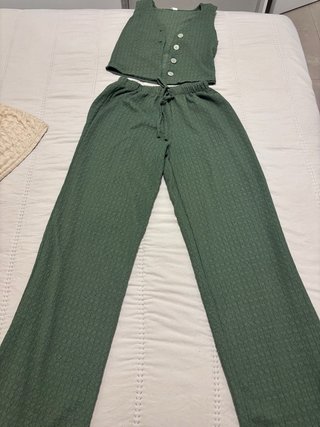Conjunto verde top y pantalón