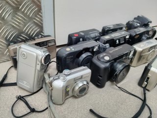 Lote di varie fotocamere