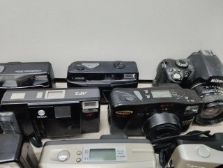 Lote di varie fotocamere