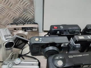 Lote di varie fotocamere