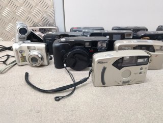 Lote di varie fotocamere