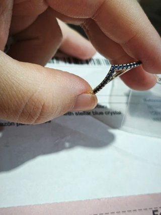 Anillo V circonitas azules plata