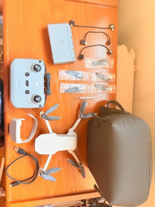 DJI Mini 2 SE Fly More Combo
