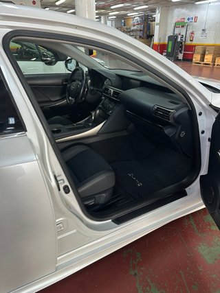 Lexus IS 2017
