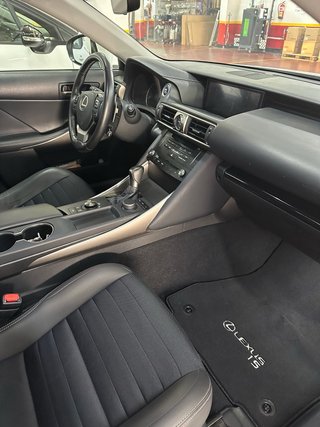 Lexus IS 2017