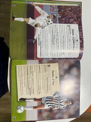 Futbolistas, ellos y ellas, los mejores de la h...