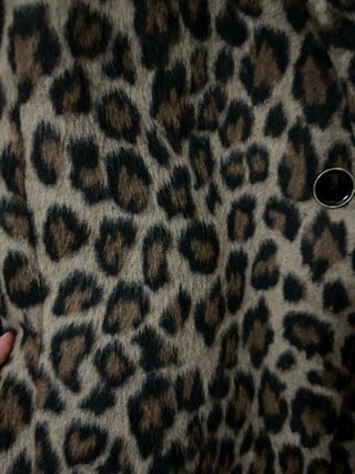 Abrigo estampado animal print