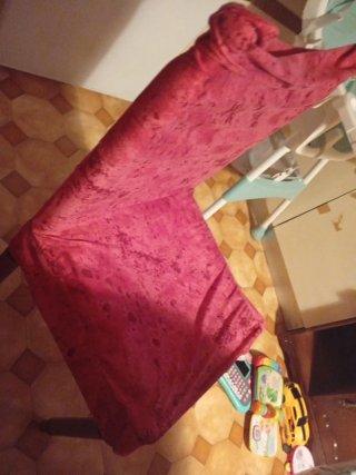 Silla de tela rosa