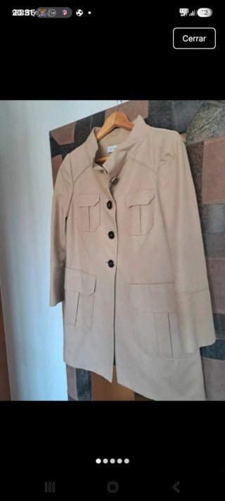 Abrigo beige cuello mao