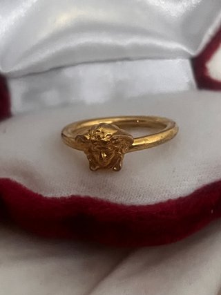 Anillo Versace Medusa Oro