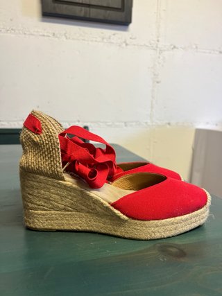 Sandalias cuña esparto rojas sin estrenar