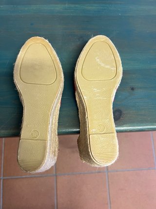 Sandalias cuña esparto rojas sin estrenar