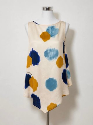 Top Manila Grace asimétrico estampado · Talla 44/L