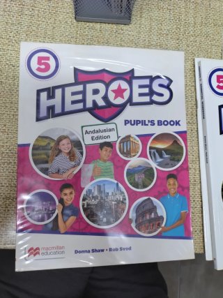 Heroes Level 5 Pupil's Book Andalusian Edition
