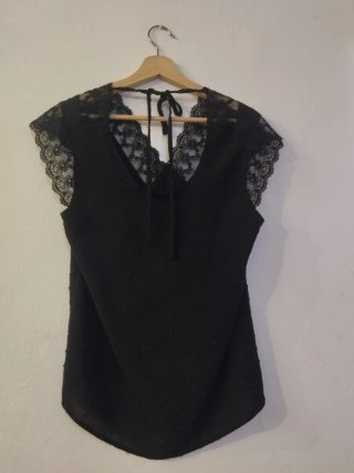 Blusa negra mujer con encaje