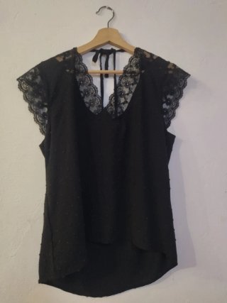 Blusa negra mujer con encaje
