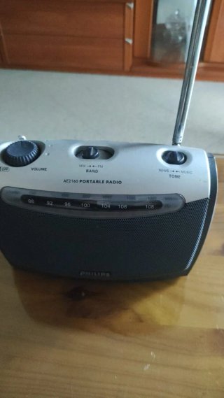 Radio Portátil Philips AE2160 FM/MW