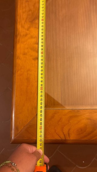 Mesa de centro de madera con tapa de cristal