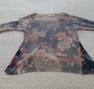 Blusa con estampado floral