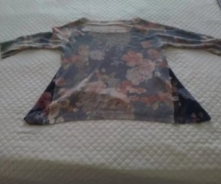 Blusa con estampado floral