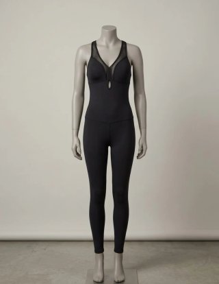 Mono negro deportivo con malla