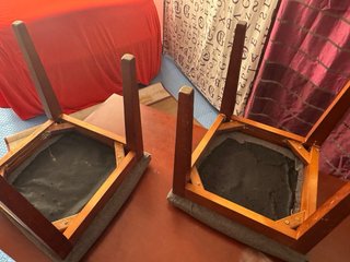 Mesa de comedor y 4 sillas de madera