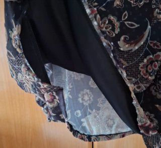 Blusa Punt Roma de flores con plumeti
