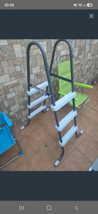 Escalera Intex para Piscina