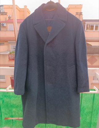 Abrigo azul hombre