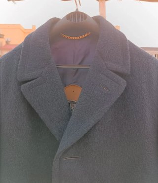 Abrigo azul hombre