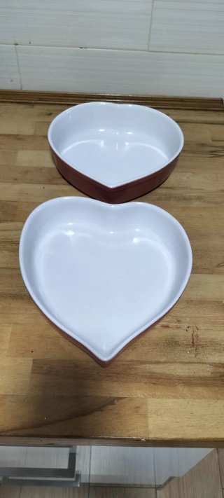 Fuentes de cerámica en forma de corazón