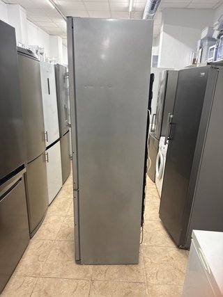 Nevera Electrolux plateada